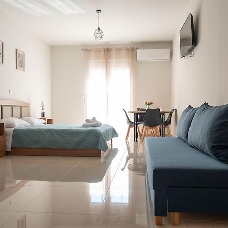 Anesis Airport Rooms 204 โกโรปิออน ภายนอก รูปภาพ