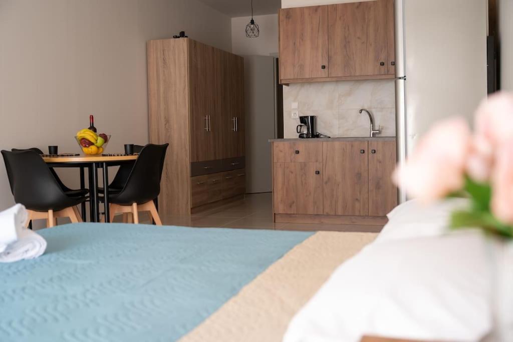 Anesis Airport Rooms 204 โกโรปิออน ภายนอก รูปภาพ