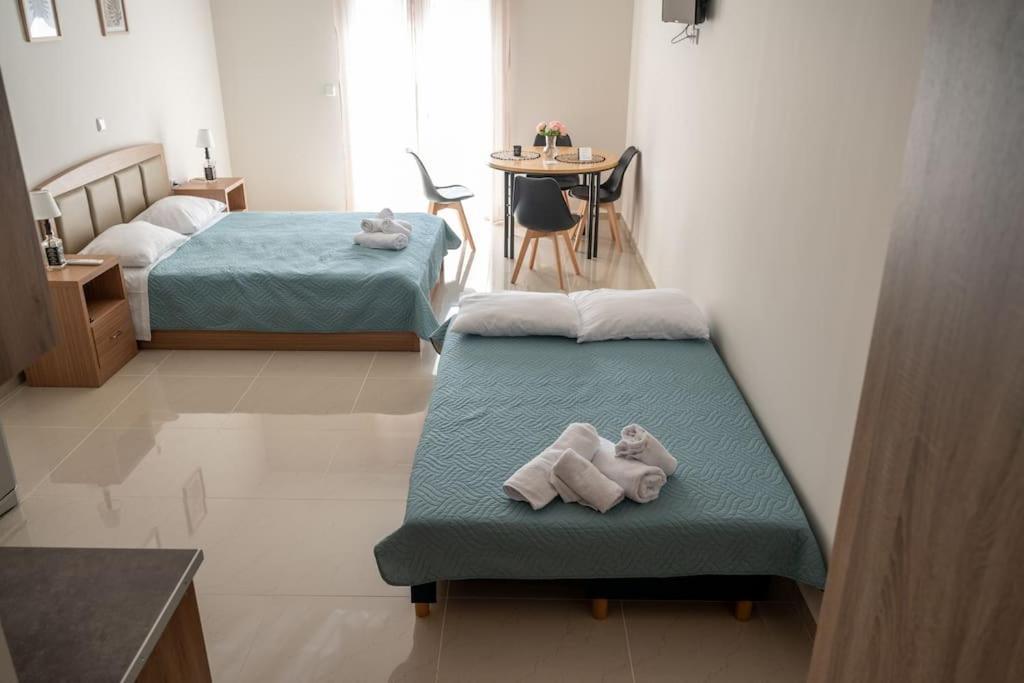 Anesis Airport Rooms 204 โกโรปิออน ภายนอก รูปภาพ
